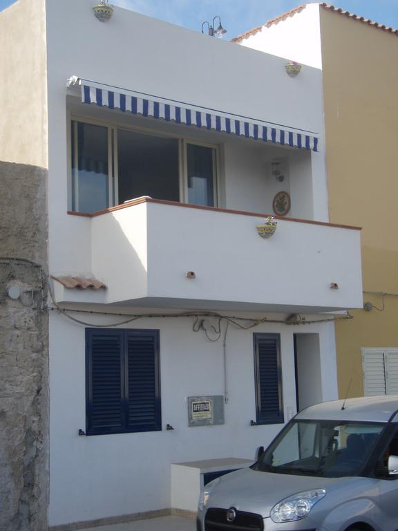 Bivani Sul Porto Vecchio Lampedusa Oda fotoğraf