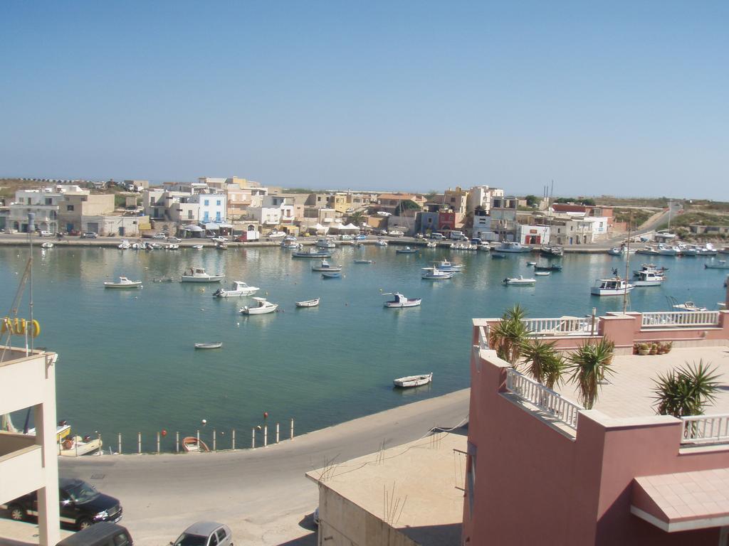 Bivani Sul Porto Vecchio Lampedusa Oda fotoğraf